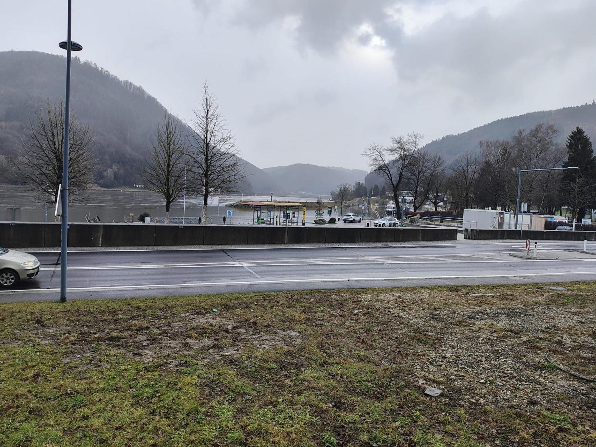 Pension Donaublick Grein 2 In Stifterstrasse 19A Buitenkant foto